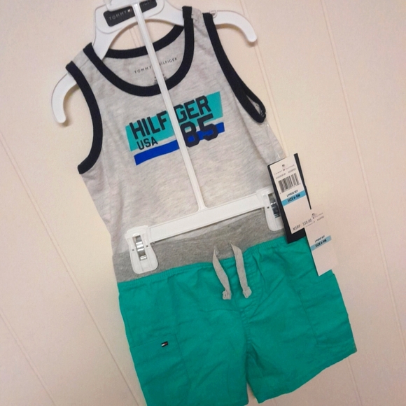 Tommy Hilfiger 2 piece set - Picture 2 of 3